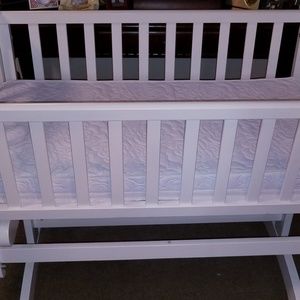 Beautiful baby cradle glider that locks